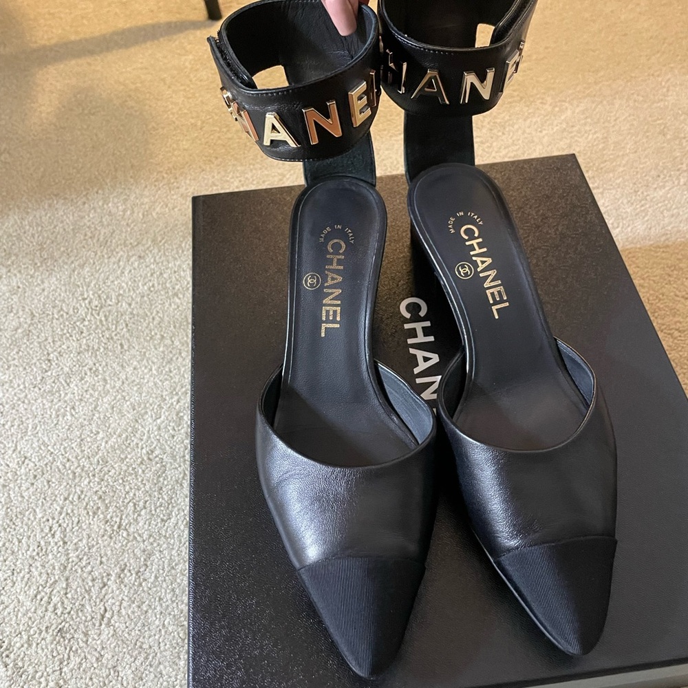 Chanel Sandals / heel. Size 37.5